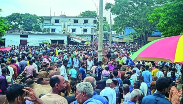 রাণীনগর আবাদপুকুর কোরবানির হাটে গরু কিনতে এসে খোয়া গেল এক লাখ টাক